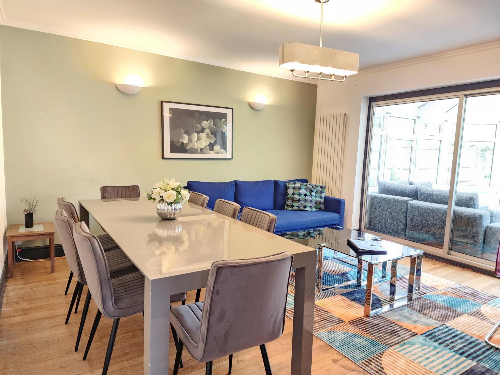 Paradigm Villa, Oxford,5 Bedroom, 4 Free Parking Spaces Holiday home